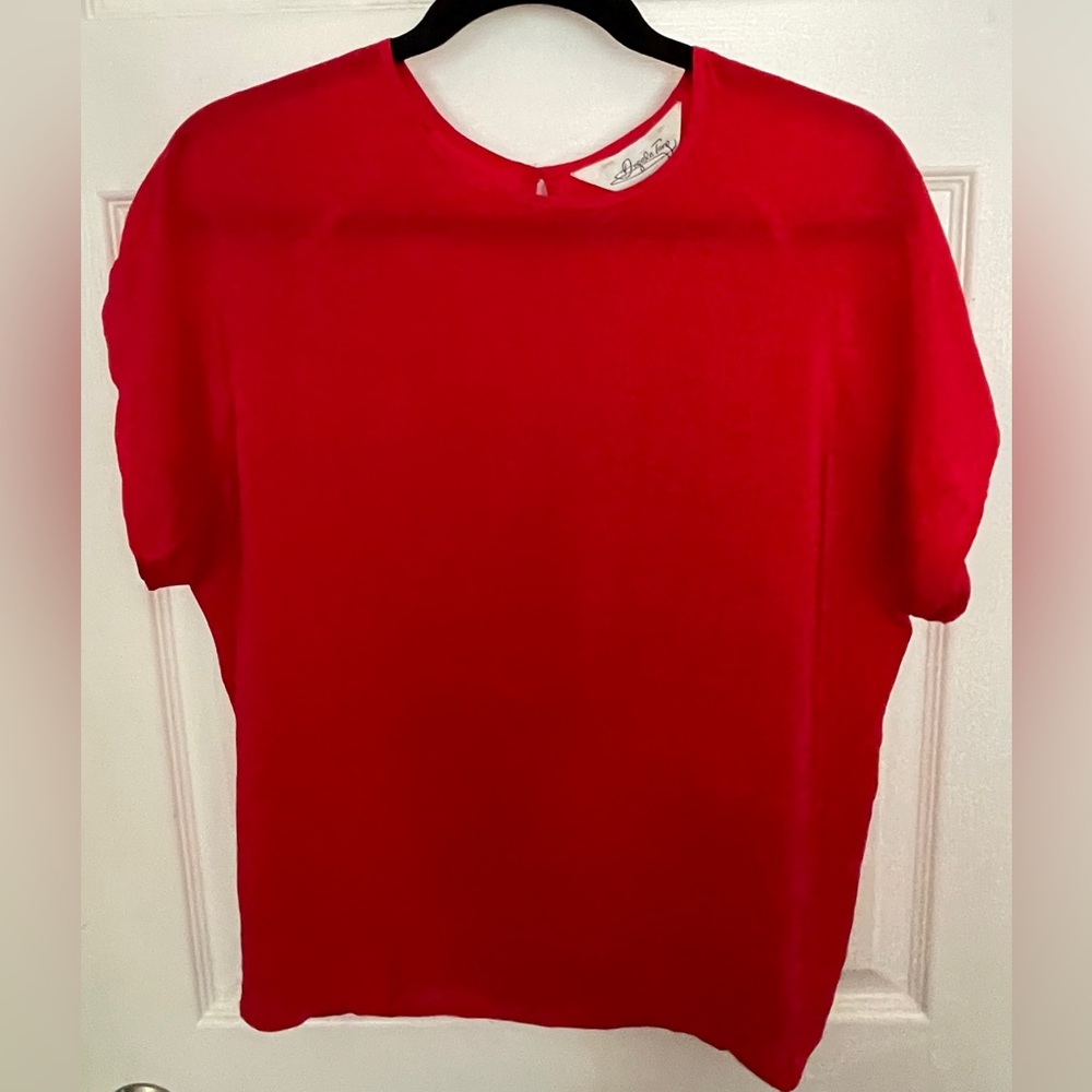 Red silk top - Picture 5 of 7